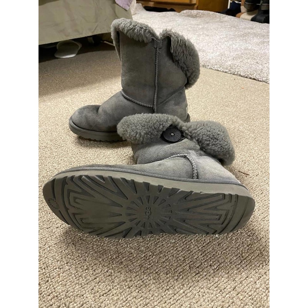 Ugg Bailey Button - MOVING SALE